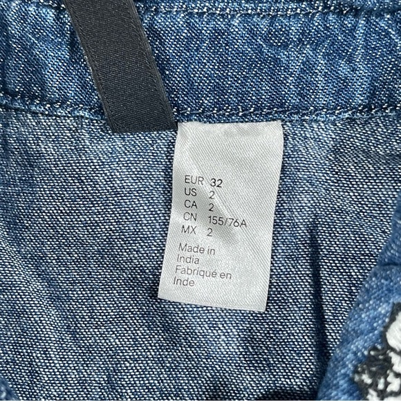 Divided H&M Denim Shirt Dress  Floral Embroidery Size 2 long sleeve - Picture 4 of 6